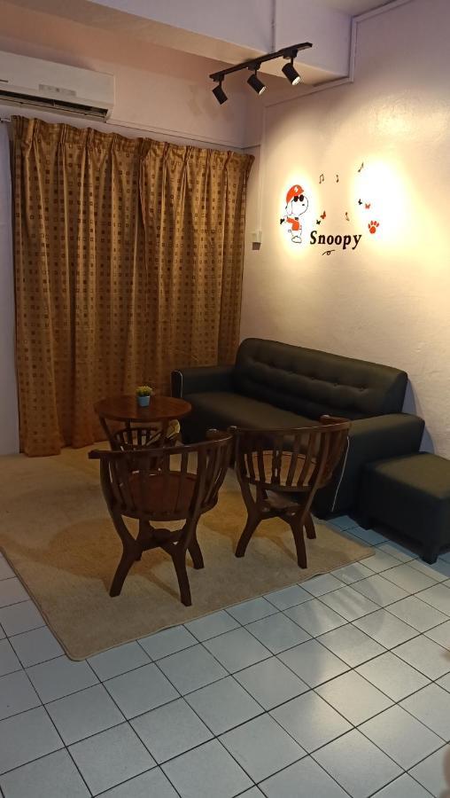 Snoopy Homestay Two Bedroom باتو باهات المظهر الخارجي الصورة