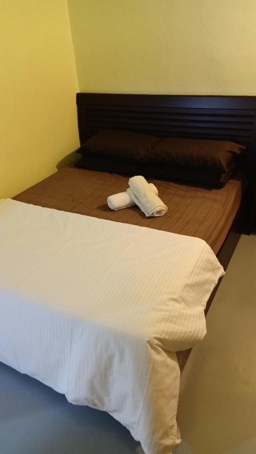 Snoopy Homestay Two Bedroom باتو باهات المظهر الخارجي الصورة
