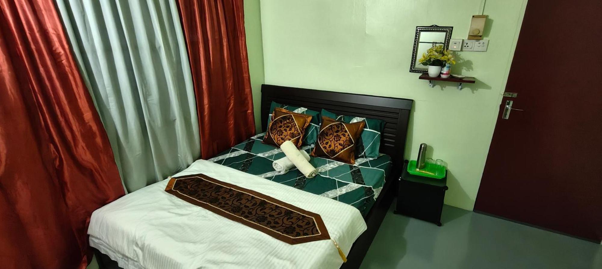 Snoopy Homestay Two Bedroom باتو باهات المظهر الخارجي الصورة
